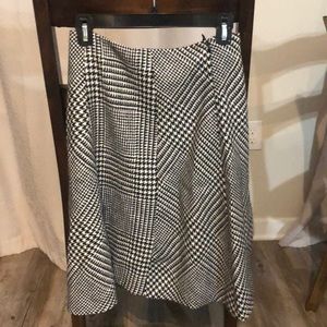 Brooks brothers skirt new with tags size 0. 100% wool. Dry clean only.